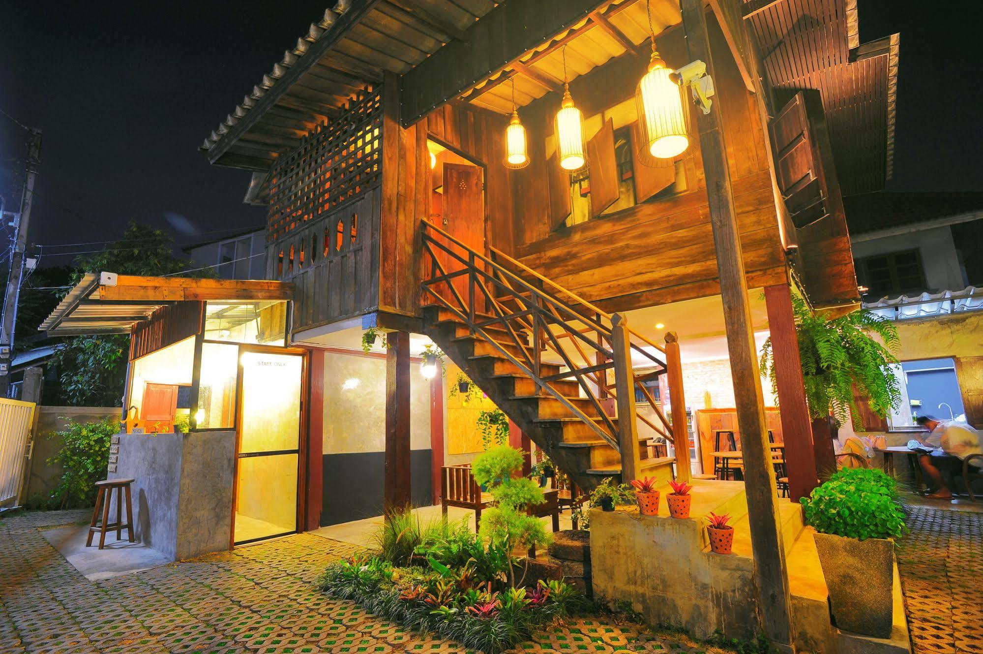 Manon Hostel Čiang Mai Exteriér fotografie