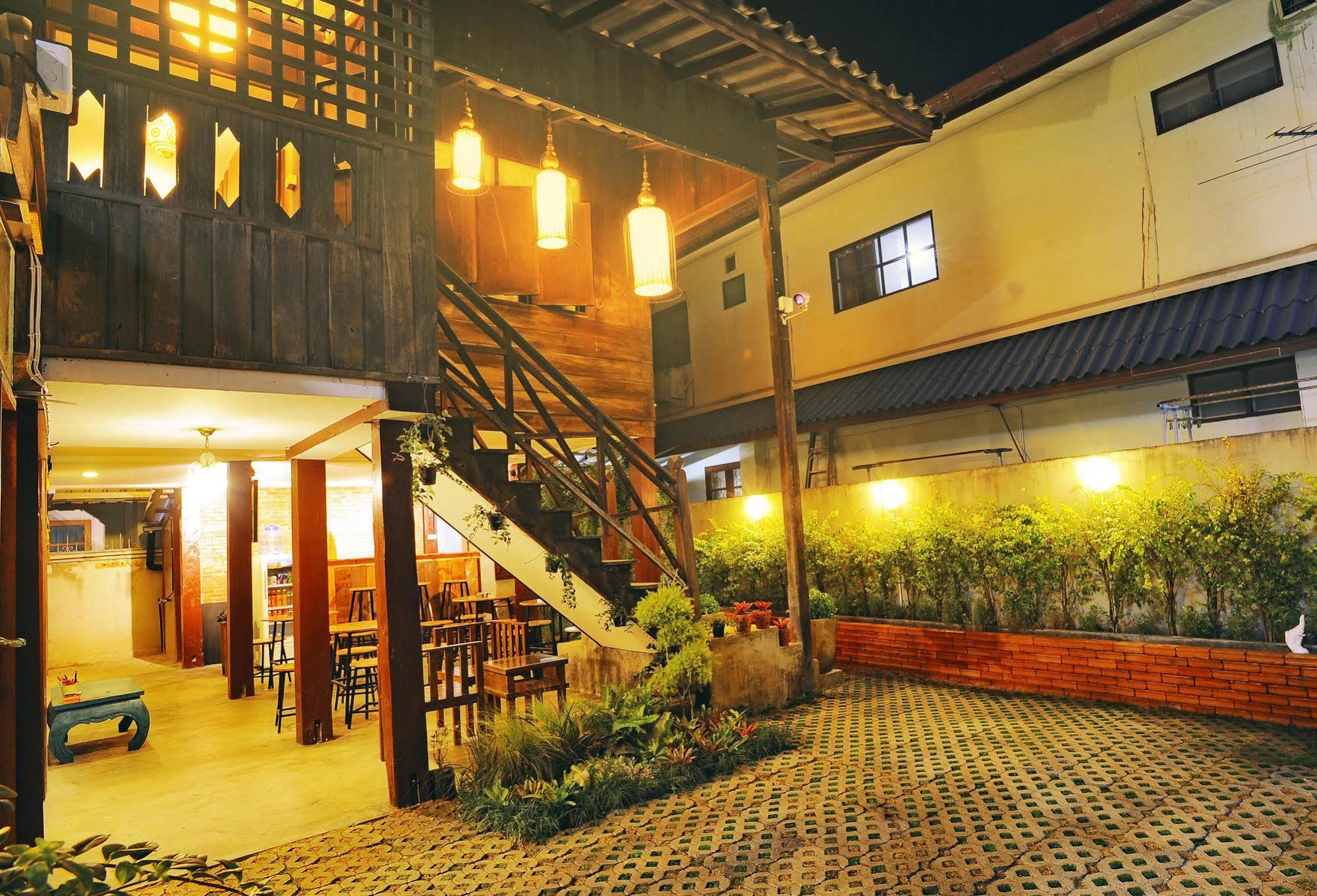 Manon Hostel Čiang Mai Exteriér fotografie